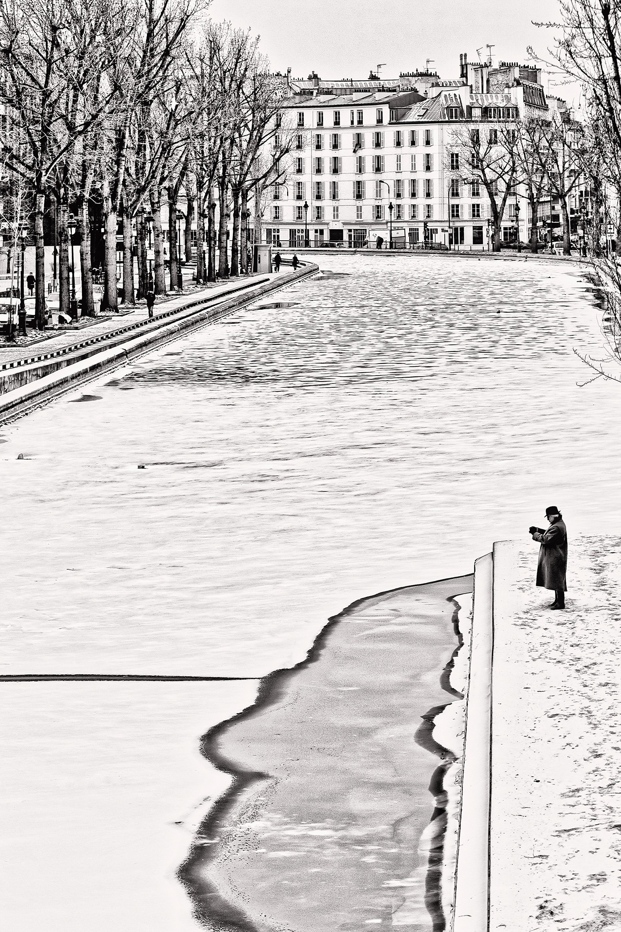Reading the News, Paris